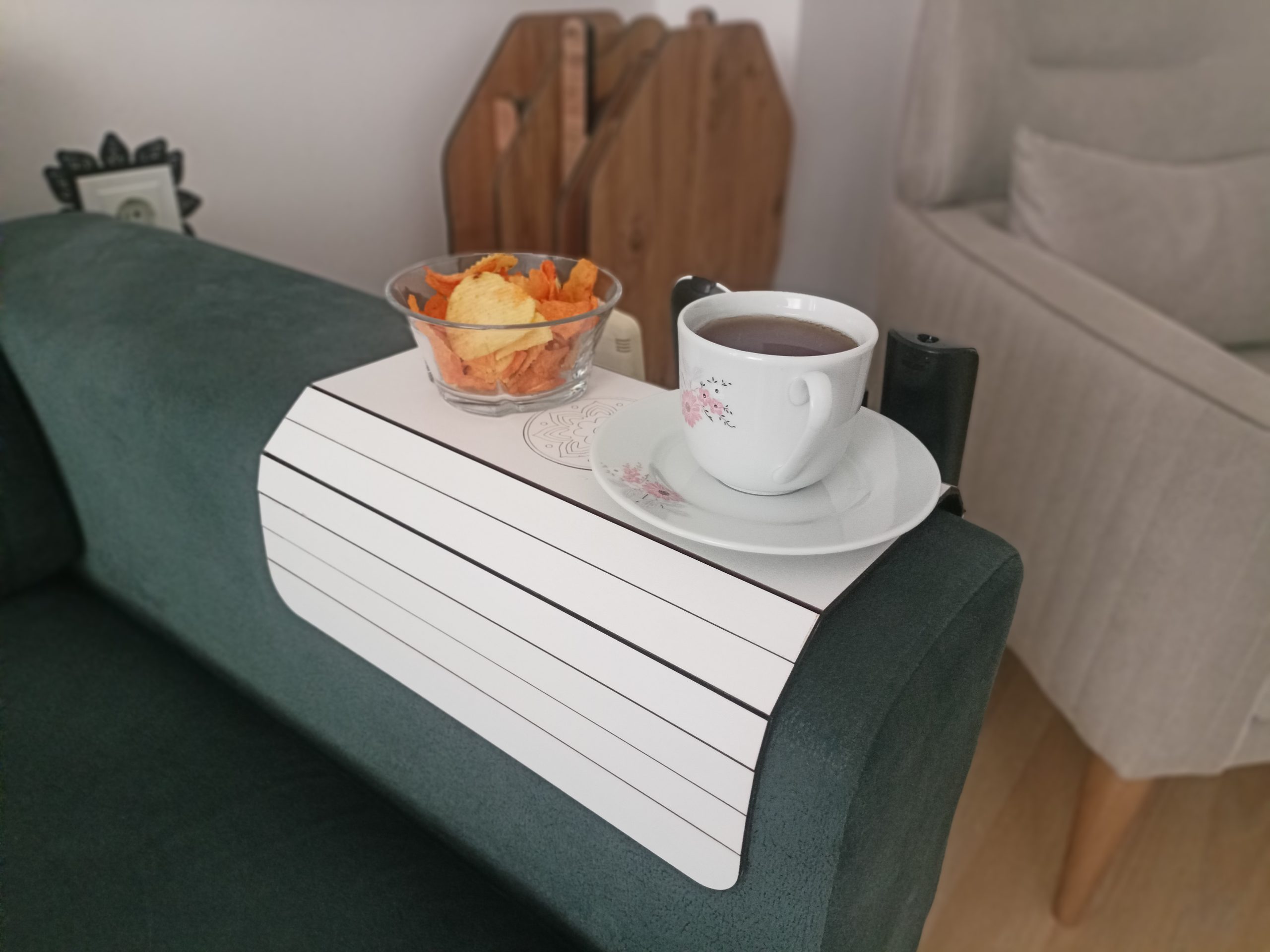 Koltuk Başı Sehpası Kumanda Cepli – Beyaz