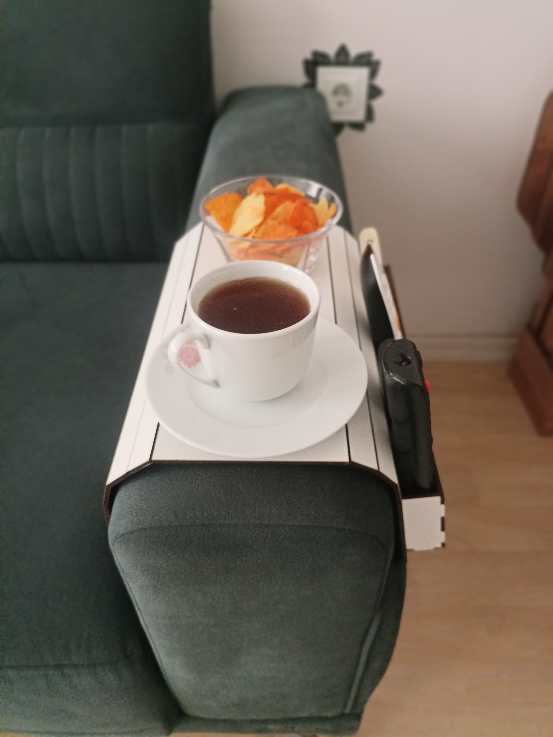 Koltuk Başı Sehpası Kumanda Cepli – Beyaz - Görsel 3