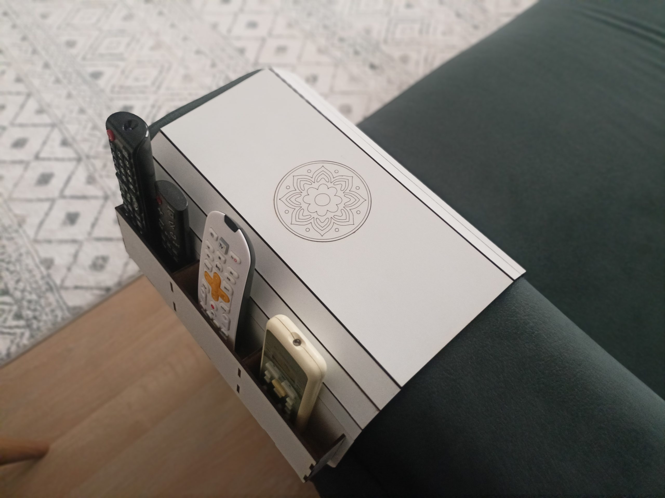 Koltuk Başı Sehpası Kumanda Cepli – Beyaz - Görsel 10