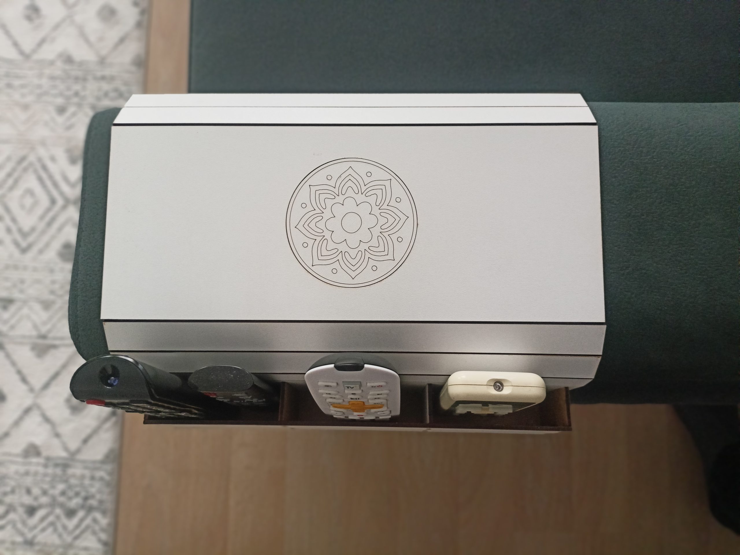 Koltuk Başı Sehpası Kumanda Cepli – Beyaz - Görsel 9