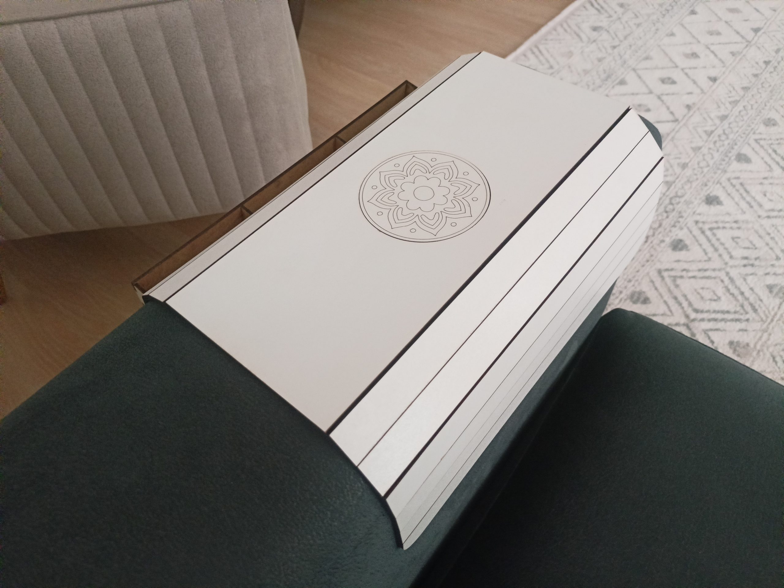 Koltuk Başı Sehpası Kumanda Cepli – Beyaz - Görsel 8