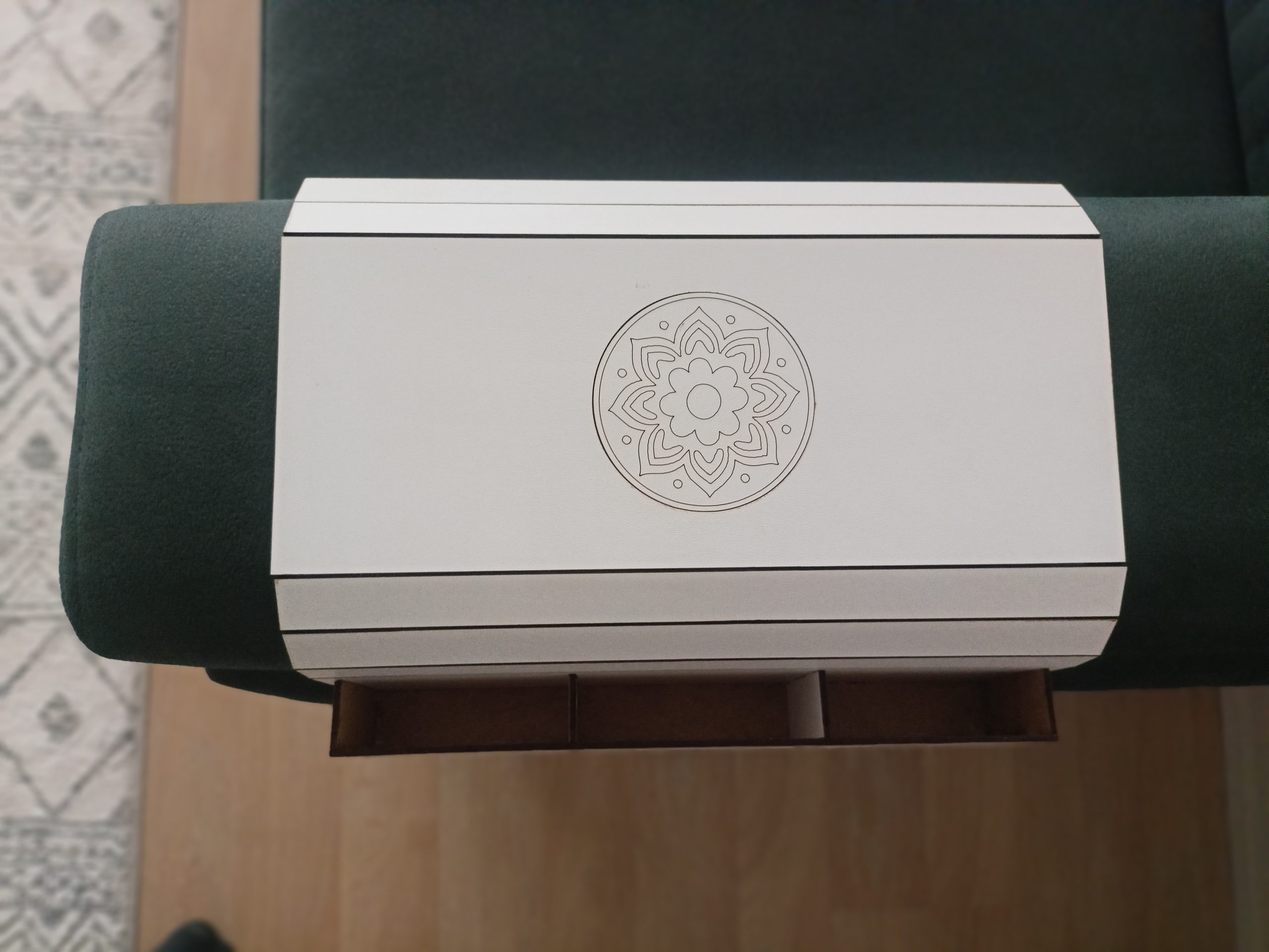 Koltuk Başı Sehpası Kumanda Cepli – Beyaz - Görsel 6